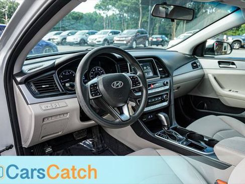Used 2019 Hyundai Sonata SE w/ Cargo Package FWD image 18