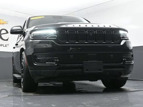 Used 2023 Jeep Wagoneer Series II w/ Convenience Group I AWD/4WD image 3