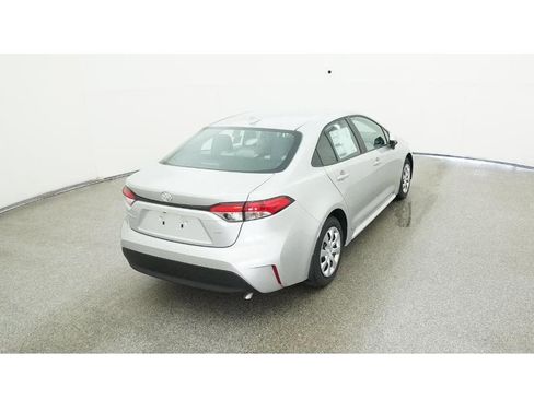 Used 2025 Toyota Corolla LE FWD image 9