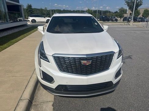Used 2025 Cadillac XT5 Premium Luxury FWD image 3