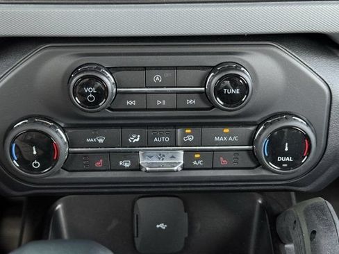 Used 2022 Ford Bronco Everglades AWD/4WD image 18