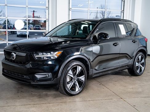 Used 2021 Volvo XC40 P8 Recharge w/ Advanced Package image 11