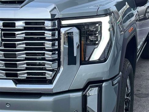 New 2026 GMC Sierra 2500 Denali w/ Denali Reserve Package image 9