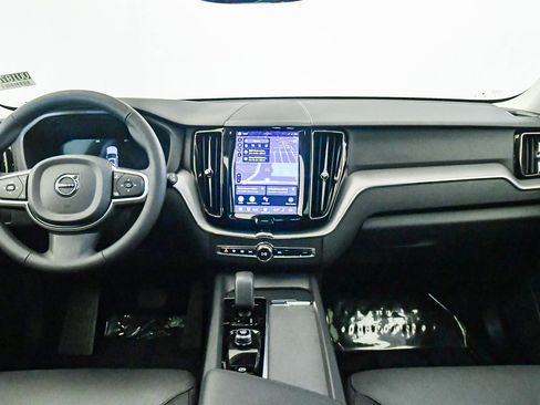 Certified 2025 Volvo XC60 B5 Core AWD/4WD image 15