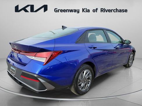 Used 2024 Hyundai Elantra SEL FWD image 6