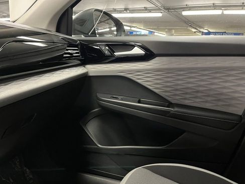 Certified 2024 Volkswagen Taos S image 28