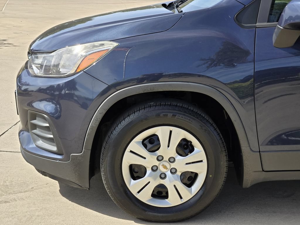 Used 2018 Chevrolet Trax LS FWD image 7