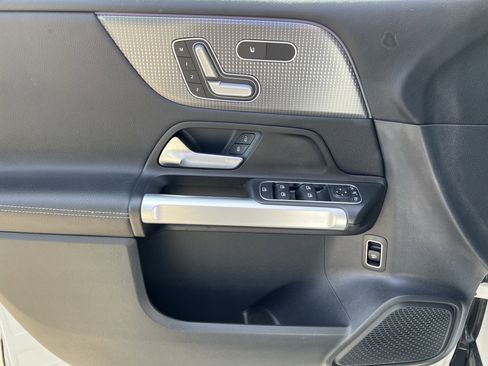 Used 2022 Mercedes-Benz GLB 250 image 14