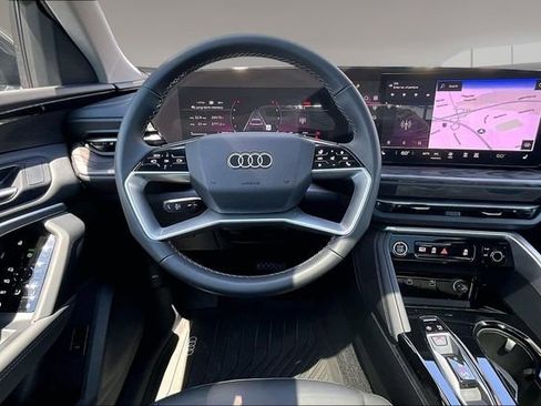 Used 2025 Audi Q5 Premium w/ Convenience Package AWD/4WD image 8