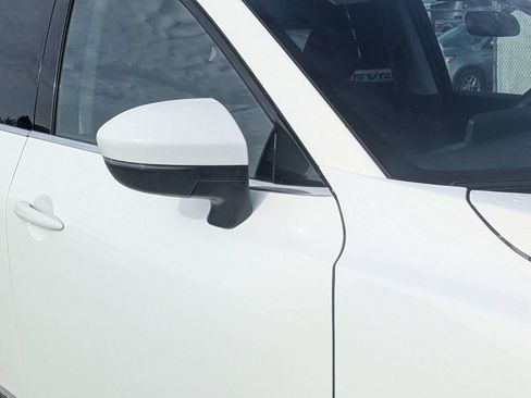 Used 2024 Nissan Pathfinder SV AWD/4WD image 9