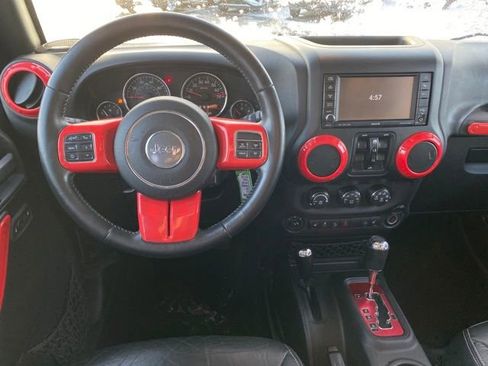 Used 2015 Jeep Wrangler Unlimited Rubicon image 7