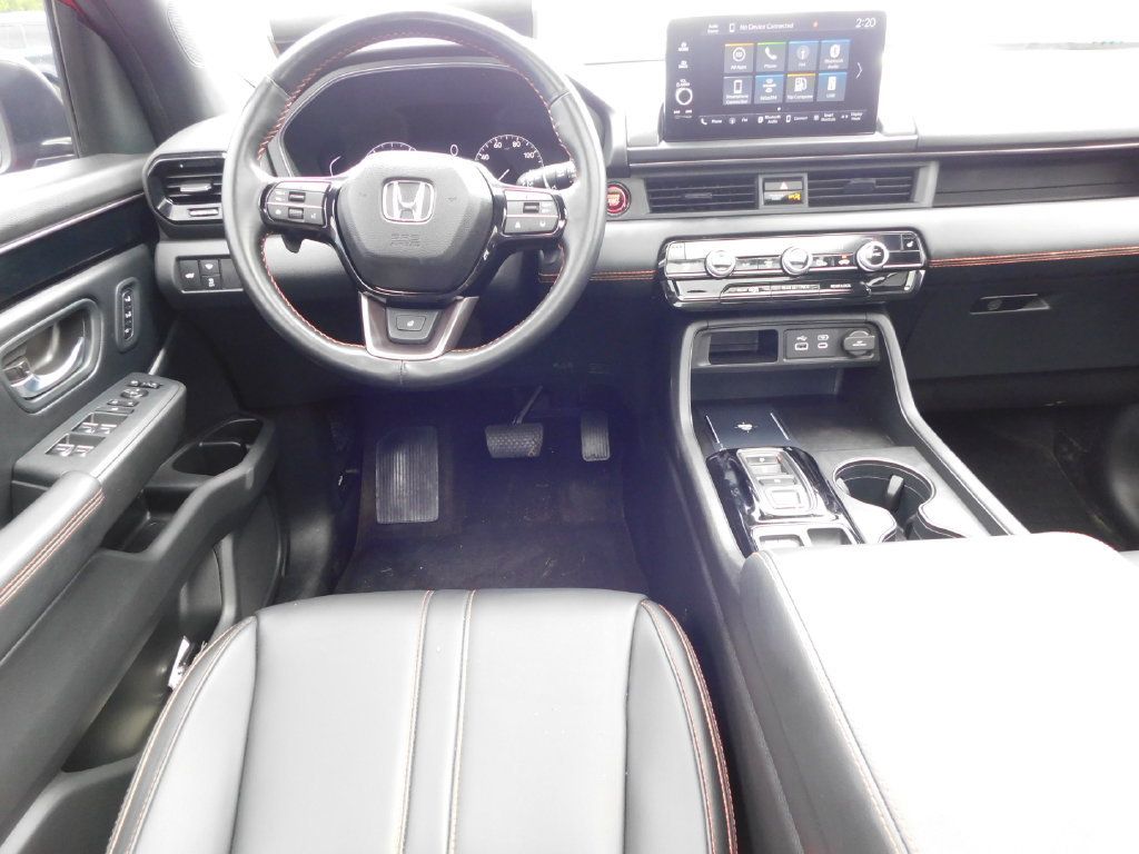 Used 2023 Honda Pilot TrailSport image 17