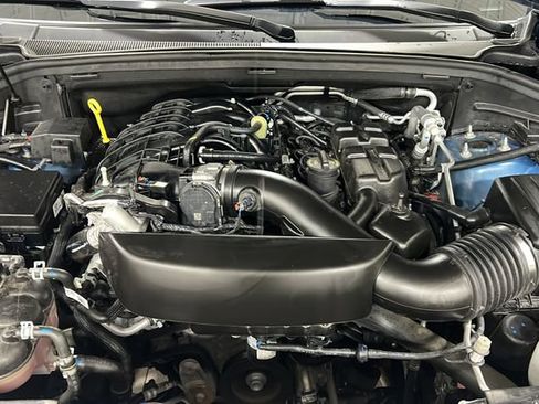 Used 2023 Dodge Durango GT w/ Blacktop Package AWD/4WD image 28