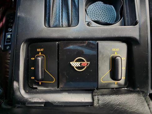 Used 1993 Chevrolet Corvette Coupe image 25