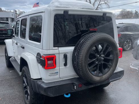 Used 2022 Jeep Wrangler Unlimited Sahara w/ Cold Weather Group image 5