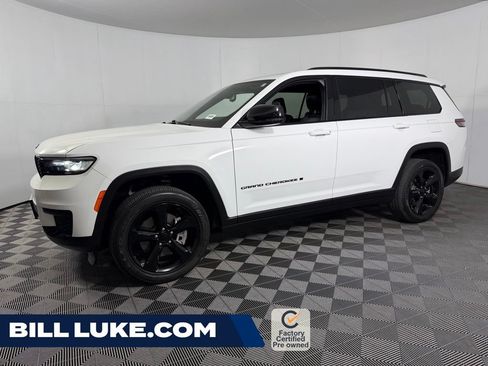 Certified 2022 Jeep Grand Cherokee L Laredo RWD image 1