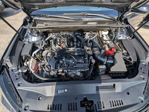 Used 2019 Toyota Avalon Touring image 10