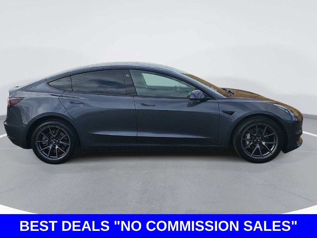 Used 2023 Tesla Model 3 Standard Range RWD image 2