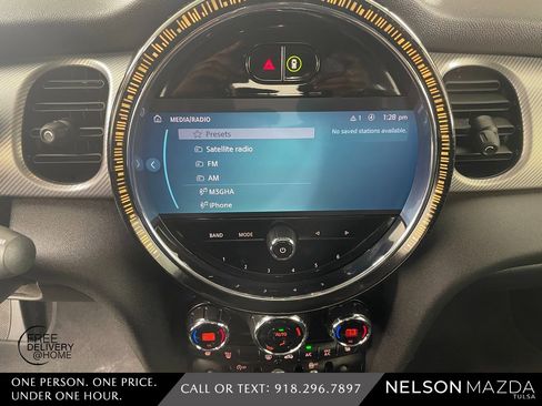 Used 2022 MINI Cooper 4-Door Hardtop image 29