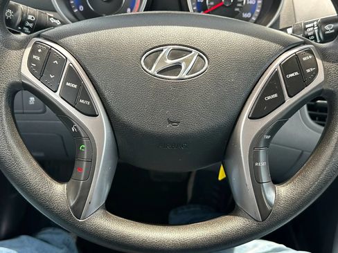 Used 2013 Hyundai Elantra GLS w/ Preferred Pkg FWD image 11