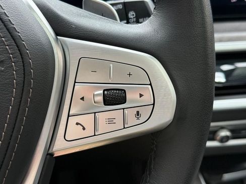 Used 2024 BMW X7 xDrive40i w/ Premium Package AWD/4WD image 18