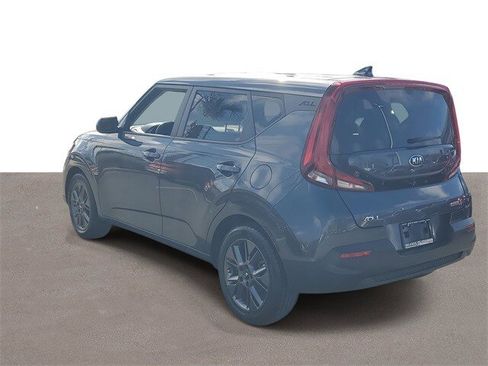 Used 2021 Kia Soul S image 3