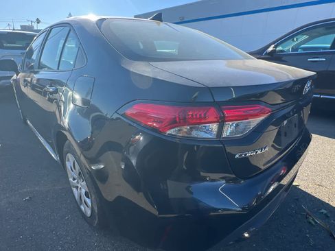 Used 2022 Toyota Corolla LE FWD image 6