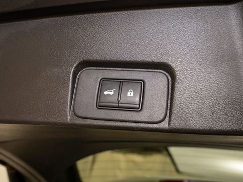 Used 2024 Nissan Rogue SV image 6