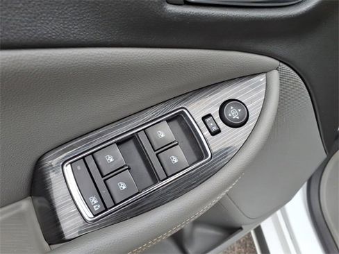 Used 2019 Chevrolet Impala LT image 11