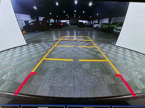 Used 2023 Buick Envision Avenir FWD image 18