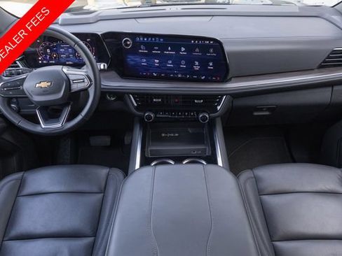 Used 2025 Chevrolet Suburban LT AWD/4WD image 23