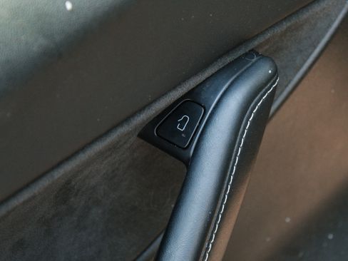 Used 2022 Tesla Model Y Performance AWD/4WD image 10