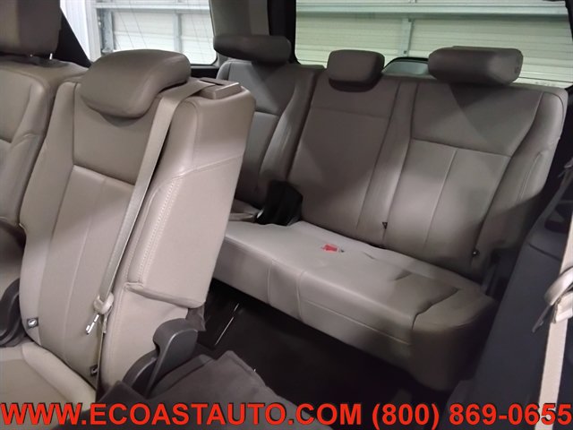 Used 2020 Ford Expedition XLT w/ Equipment Group 202A AWD/4WD image 14