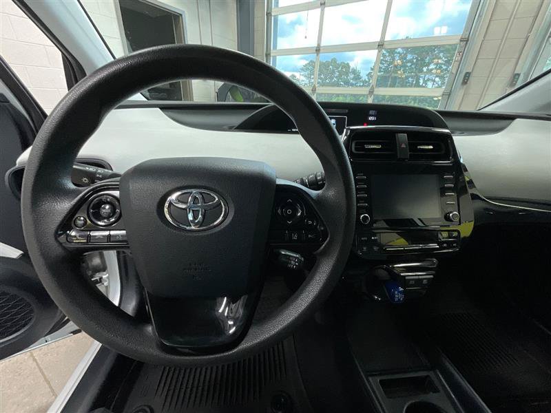 Used 2022 Toyota Prius LE FWD image 13
