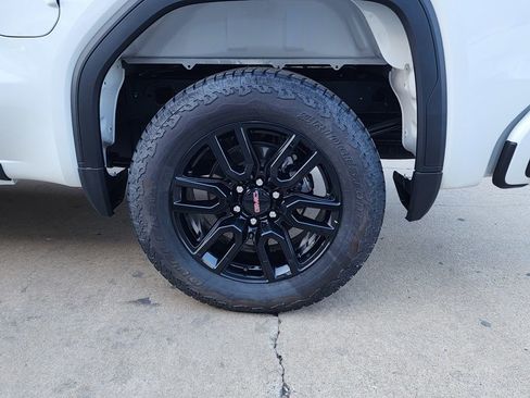 New 2026 GMC Sierra 1500 Elevation image 51