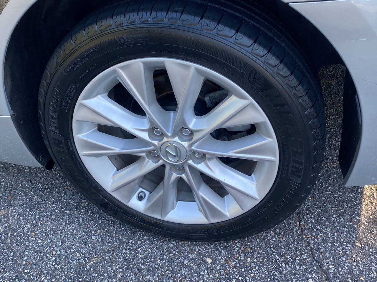 Used 2014 Lexus ES 300h w/ Luxury Package w/Bamboo Trim FWD image 9
