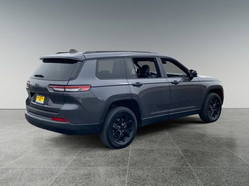 Used 2024 Jeep Grand Cherokee L Laredo image 5