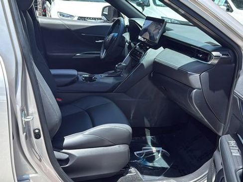 Used 2023 Toyota Venza XLE AWD/4WD image 13