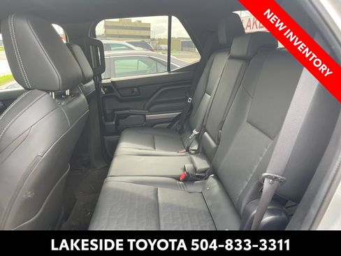 Certified 2026 Toyota 4Runner TRD Off-Road Premium AWD/4WD image 11