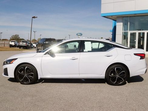 Used 2025 Nissan Altima 2.5 SR image 4