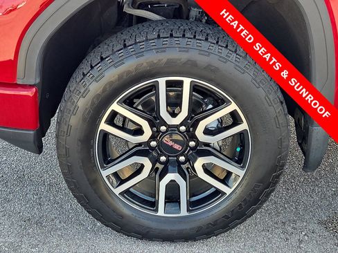 Used 2024 GMC Sierra 1500 AT4 w/ AT4 Preferred Package image 7