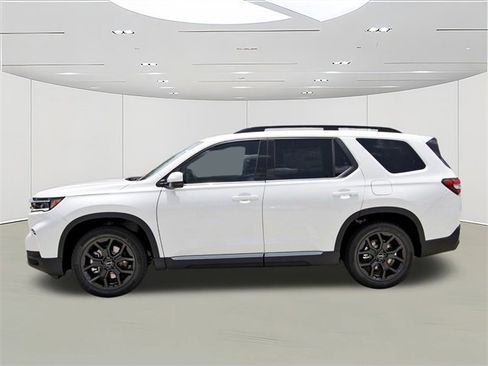 New 2025 Honda Pilot Touring image 6