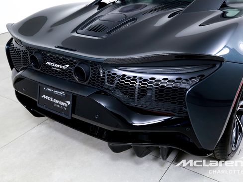 Used 2023 McLaren Artura RWD image 31