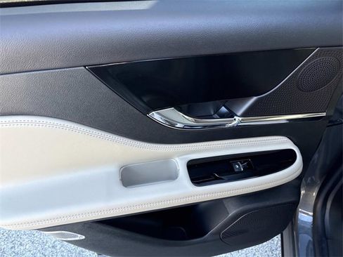 New 2026 Lincoln Corsair Premiere image 19