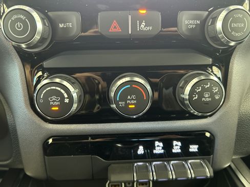 Used 2026 RAM 1500 Express AWD/4WD image 28