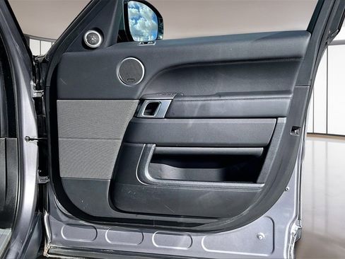 Used 2020 Land Rover Range Rover Sport HSE image 26