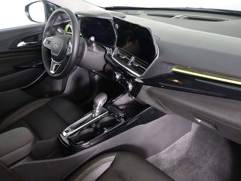 Used 2025 Chevrolet Trax ACTIV w/ Sunroof Package image 30