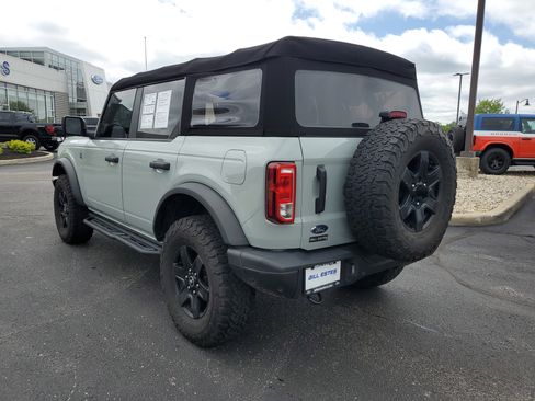 Used 2022 Ford Bronco Black Diamond AWD/4WD image 2