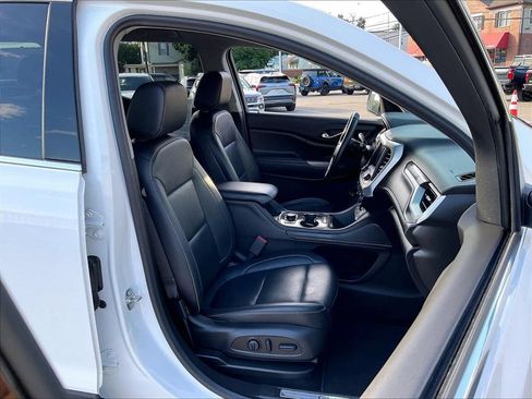 Used 2023 GMC Acadia SLT w/ Preferred Package AWD/4WD image 11