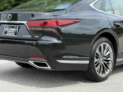 Certified 2023 Lexus LS 500 AWD w/ Interior Upgrade Package image 15